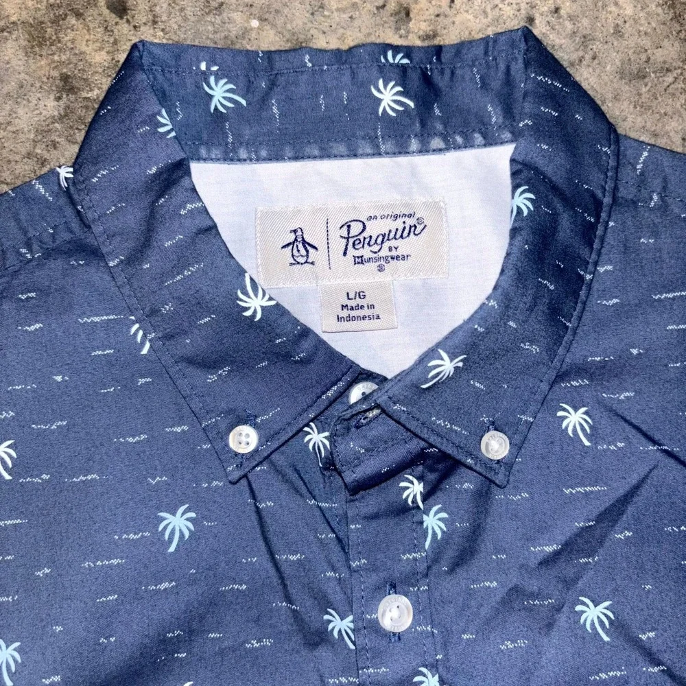 Lot of 2 Penguin Munsingwear Shirt Mens L Navy Blue Stars & Palm Print Button Up - Picture 10 of 15
